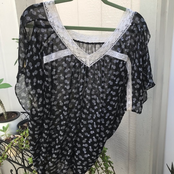 Tura by Vince Camuto, blouse, Size L, Sheer mat’l. - Picture 1 of 5
